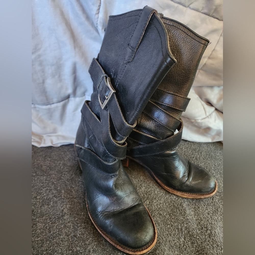 Steve Madden Heeled Strappy Boots Size 9